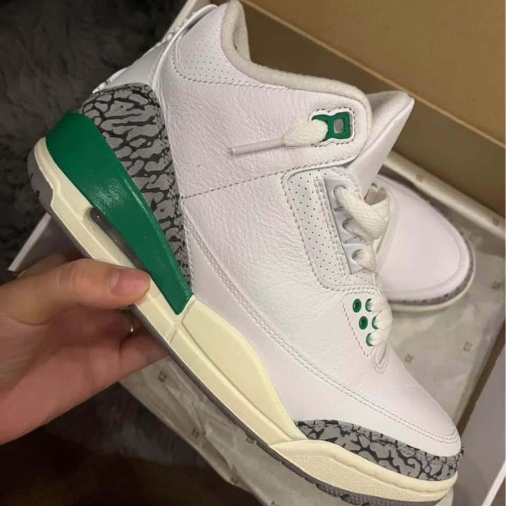 Lucky Green jordan 3s